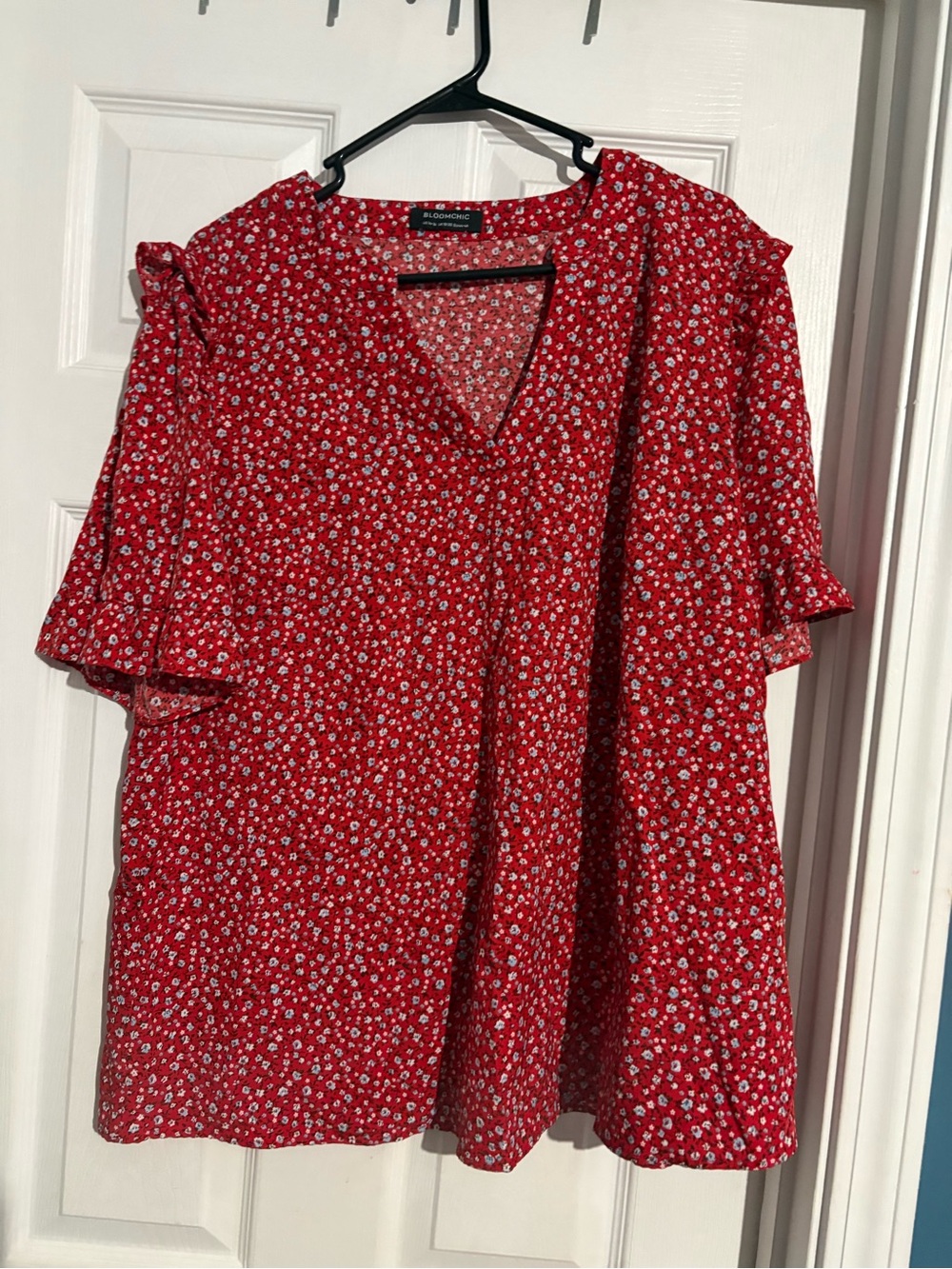 BloomChic Red Floral V-Neck Ruffle Sleeve Top